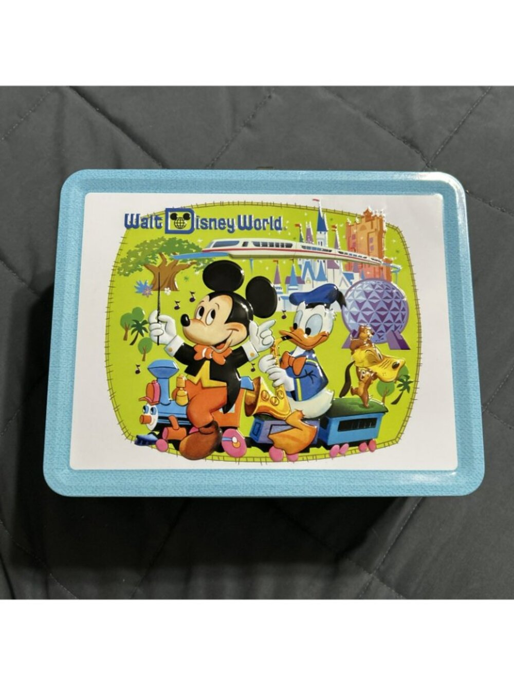 Walt Disney World D23 Collectible Tin & 50th Anniversary Pins Set Multicolor Pre - Picture 3 of 8
